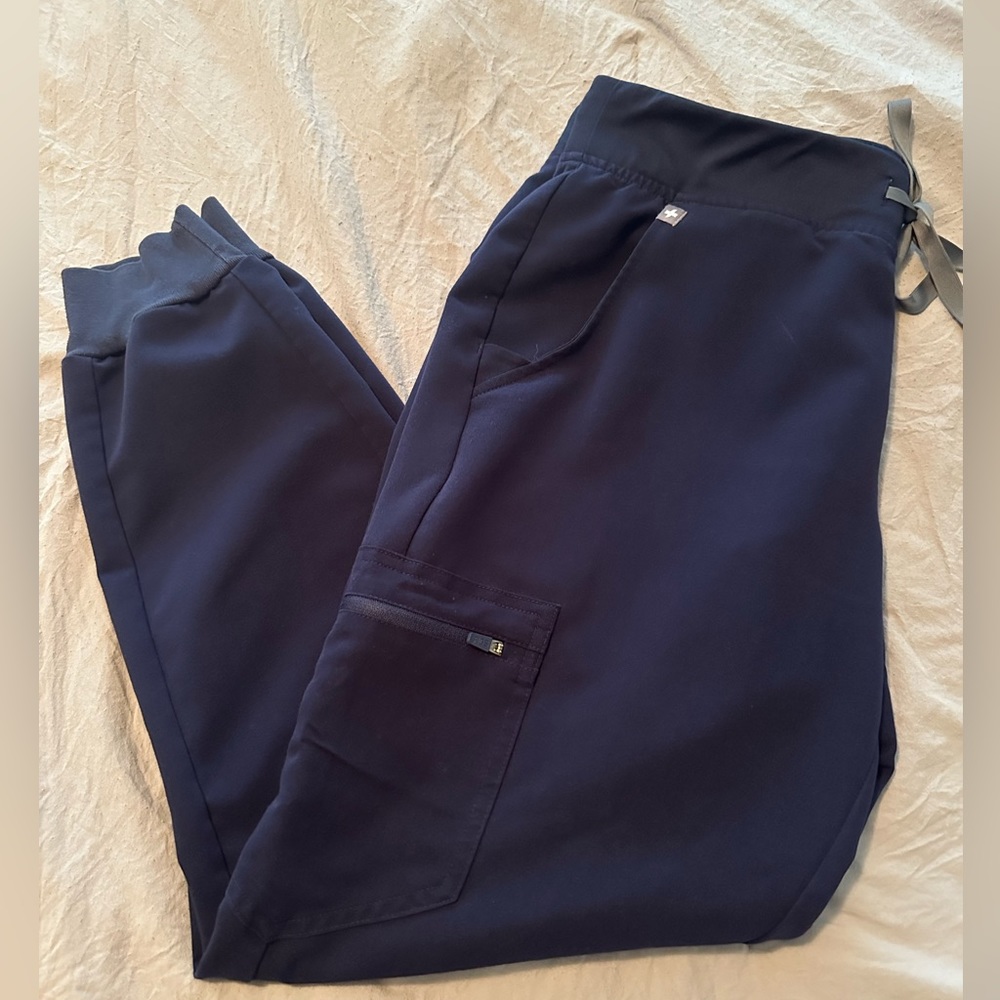 Woman’s Figs navy blue Zamora scrub bottom joggers